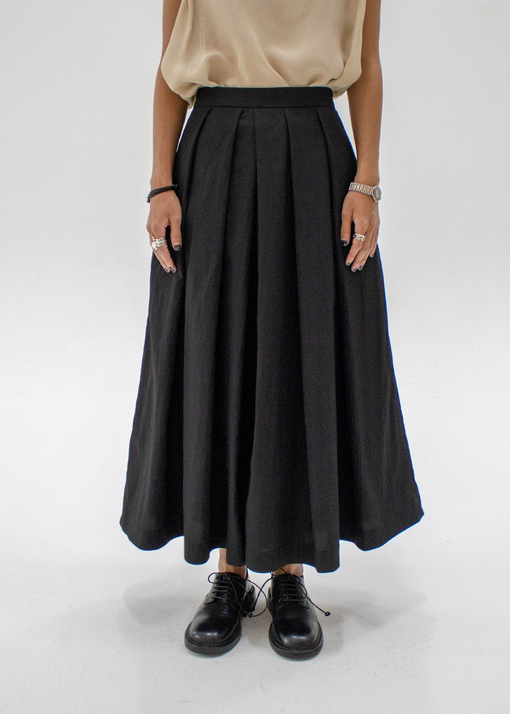 Pleated Skirt with Slit