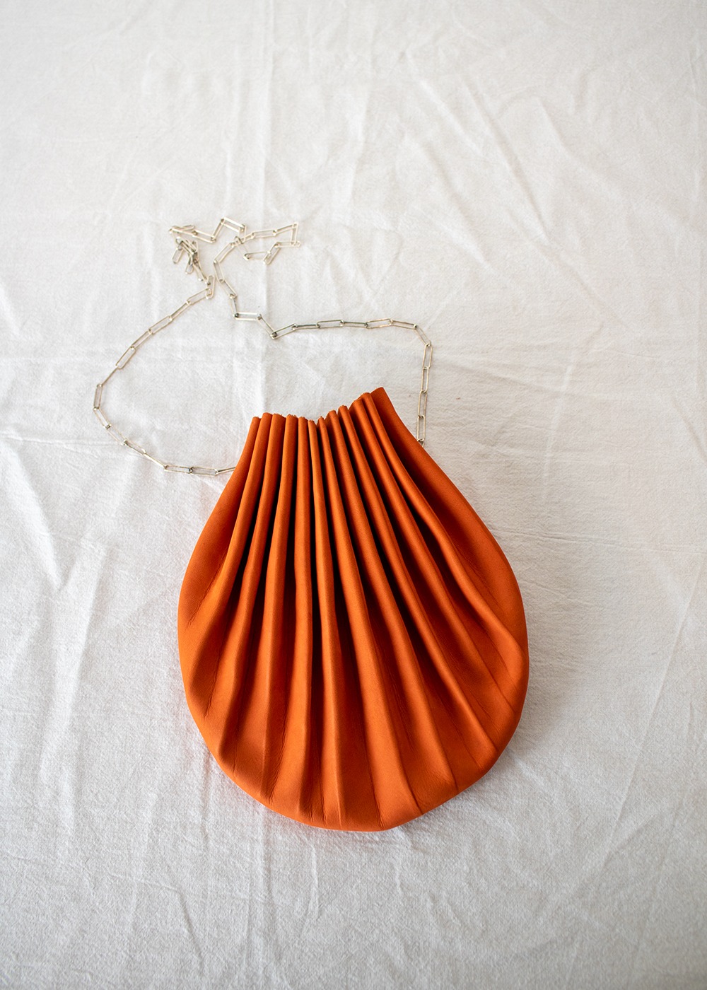 Small shell bag w/chain - Red Orange