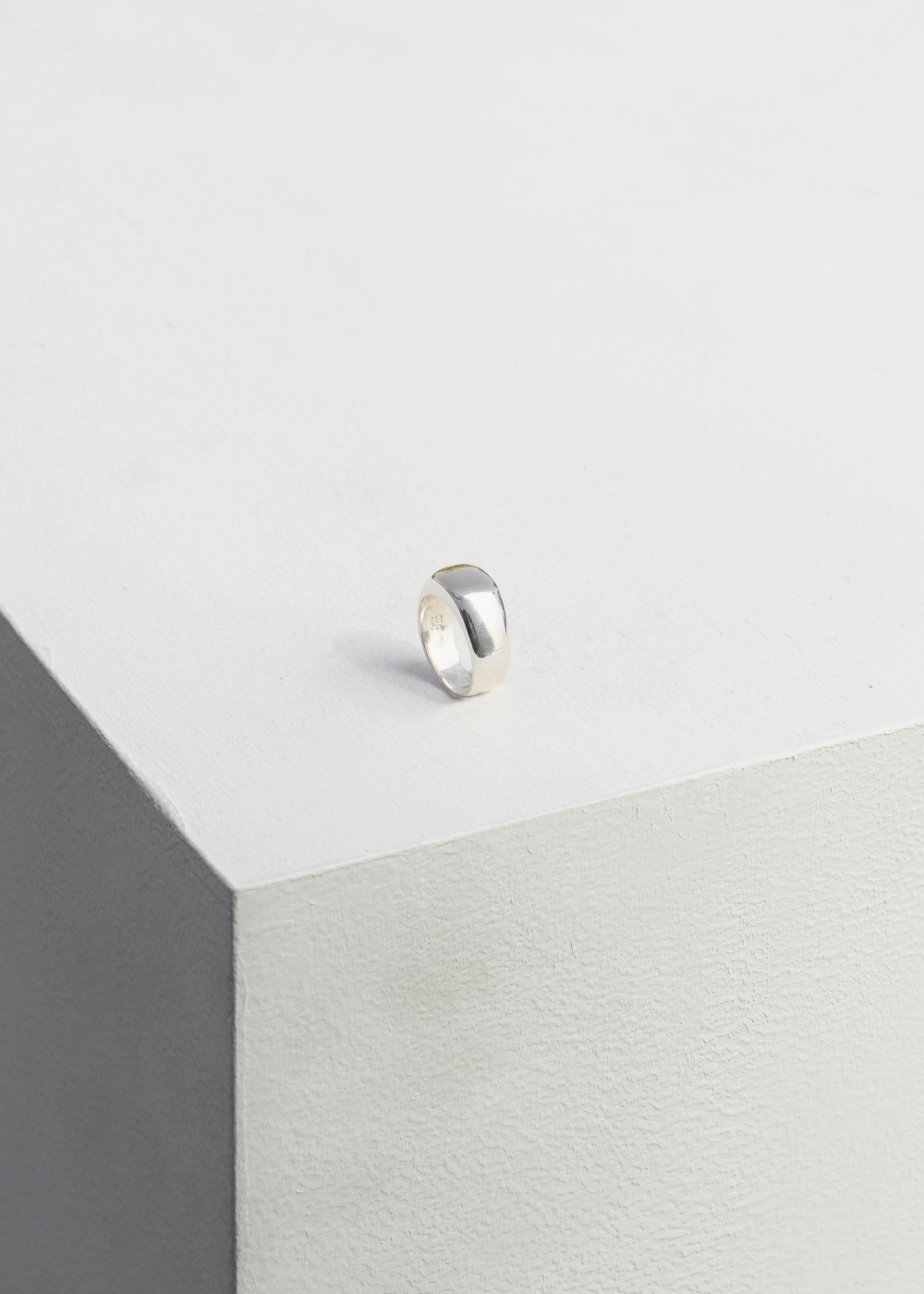 Small Consigliere Ring